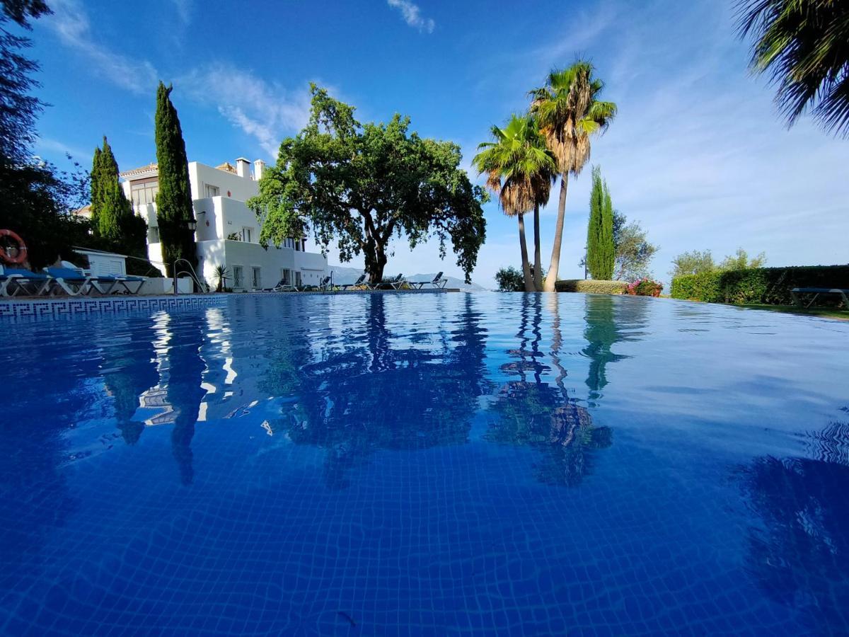 Comfy 2Br, 2Bathroom, Parking, Pool, Sea Views, Elviria Alta Ojen Luaran gambar