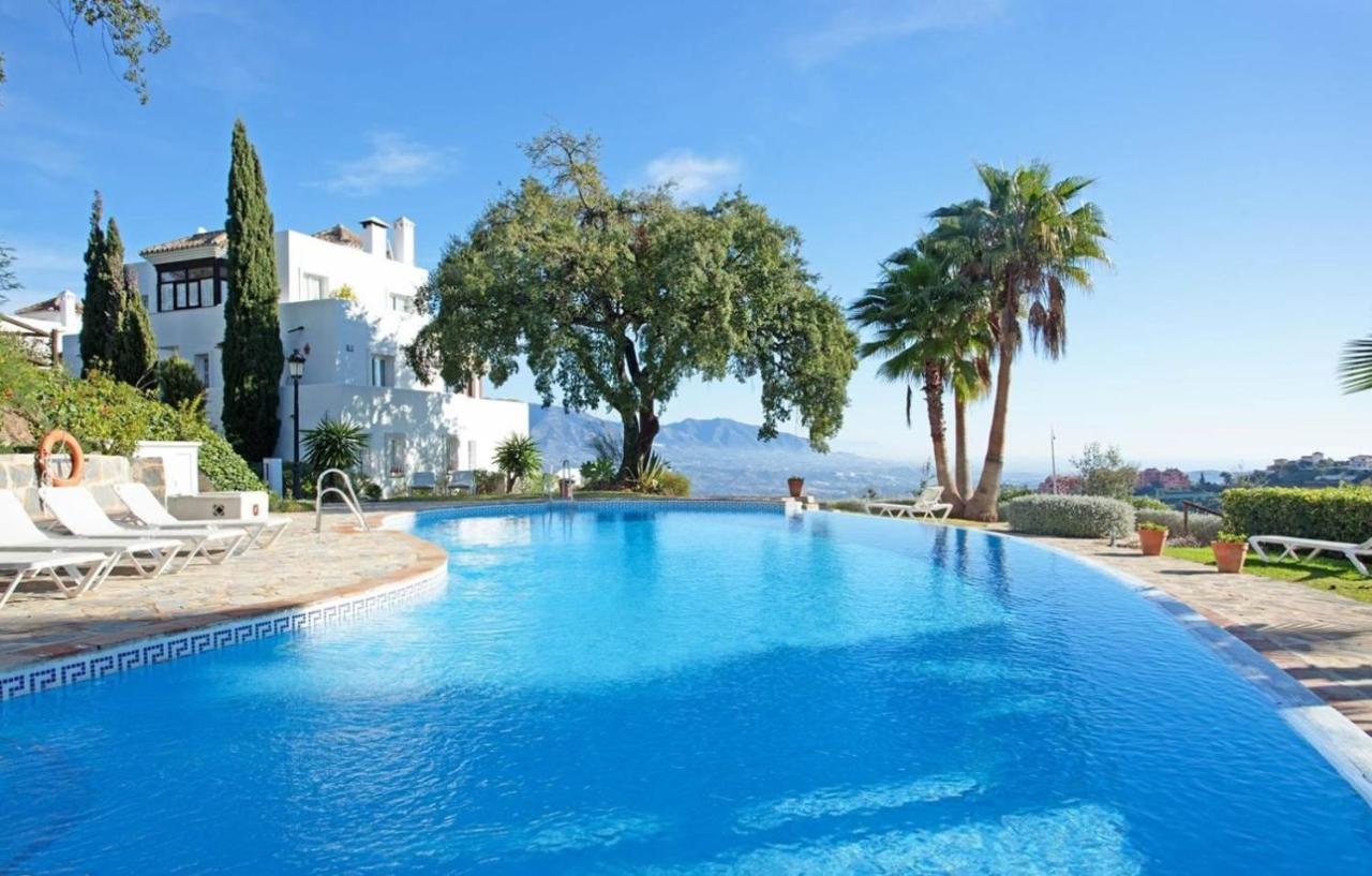 Comfy 2Br, 2Bathroom, Parking, Pool, Sea Views, Elviria Alta Ojen Luaran gambar
